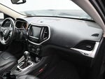 2016 Cherokee Thumbnail 9