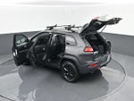 2016 Cherokee Thumbnail 26