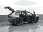 2016 Cherokee Thumbnail 29