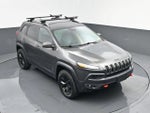 2016 Cherokee Thumbnail 19