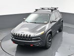 2016 Cherokee Thumbnail 20