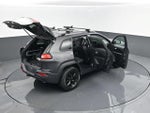 2016 Cherokee Thumbnail 25