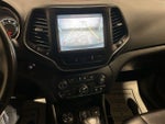 2021 Cherokee Thumbnail 18