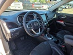2018 Cherokee Thumbnail 10