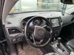 2019 Cherokee Thumbnail 10