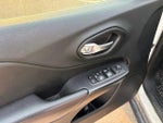 2019 Cherokee Thumbnail 9
