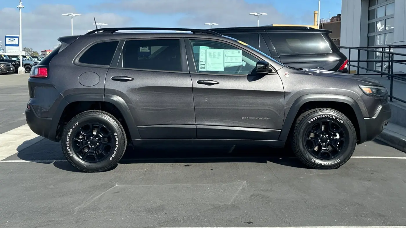 2022 Jeep Cherokee Trailhawk