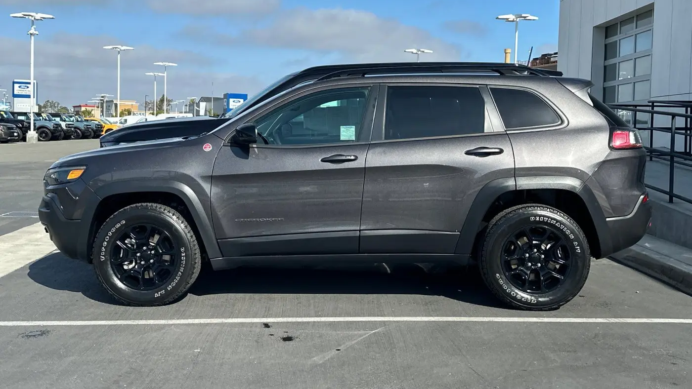 2022 Jeep Cherokee Trailhawk