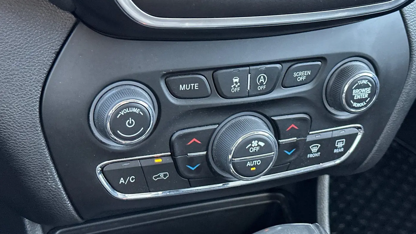 2022 Jeep Cherokee Trailhawk