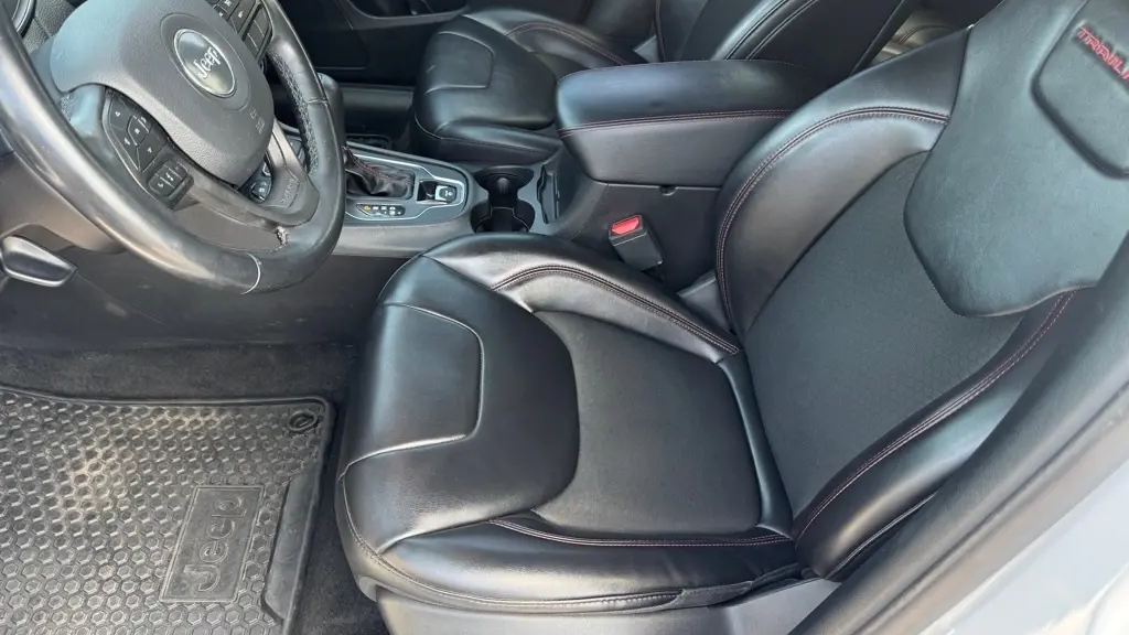 2020 Jeep Cherokee Trailhawk