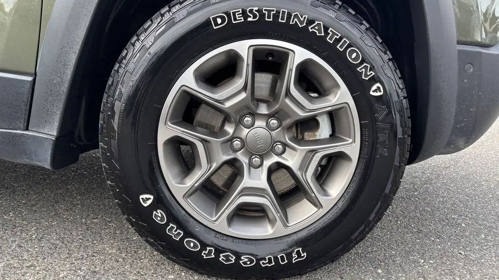 2021 Jeep Cherokee Trailhawk