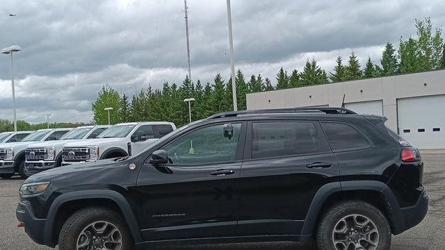 2022 Jeep Cherokee Trailhawk