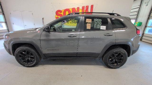 2022 Jeep Cherokee Trailhawk