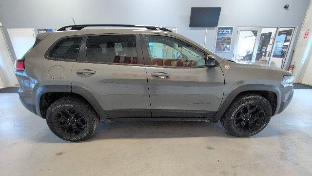 2022 Jeep Cherokee Trailhawk