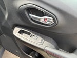 2019 Cherokee Thumbnail 16