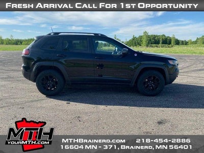 Photo of a 2019 Jeep Cherokee 4X4 Trailhawk 4DR SUV for sale