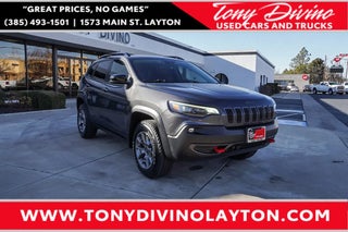 2022 Jeep Cherokee with Granite Crystal Metallic Clearcoat Exterior