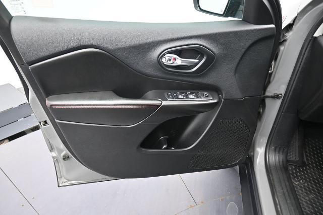 2019 Jeep Cherokee - $13,398