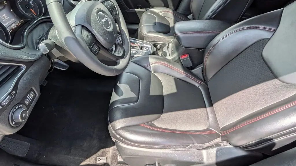 2020 Jeep Cherokee Trailhawk