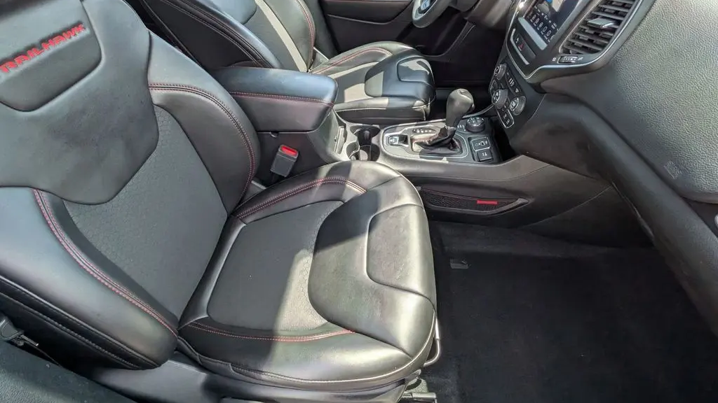 2020 Jeep Cherokee Trailhawk