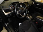 2016 Cherokee Thumbnail 14