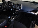 2016 Cherokee Thumbnail 19