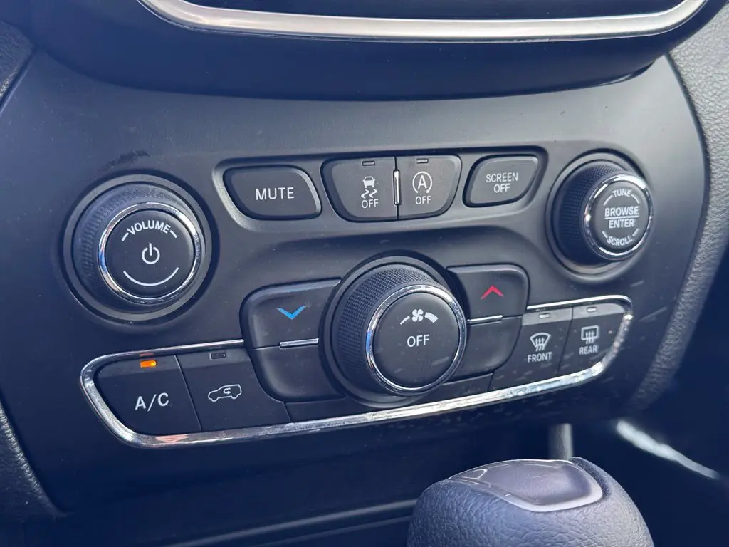2019 Jeep Cherokee - $11,898