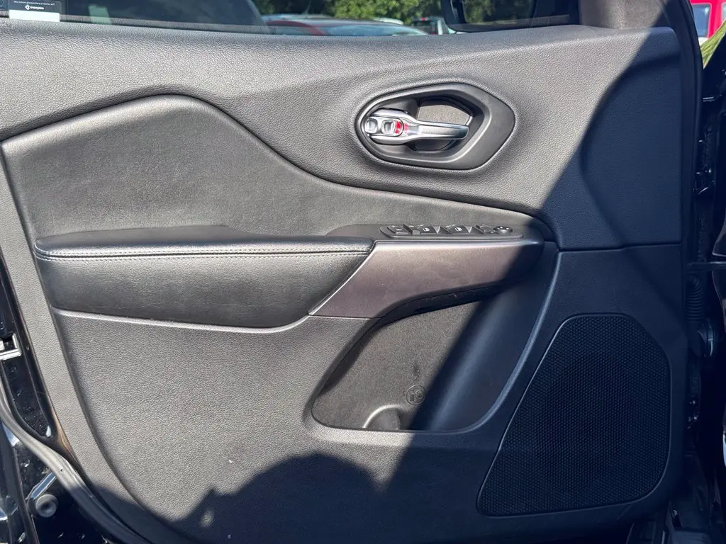 2019 Jeep Cherokee - $11,898