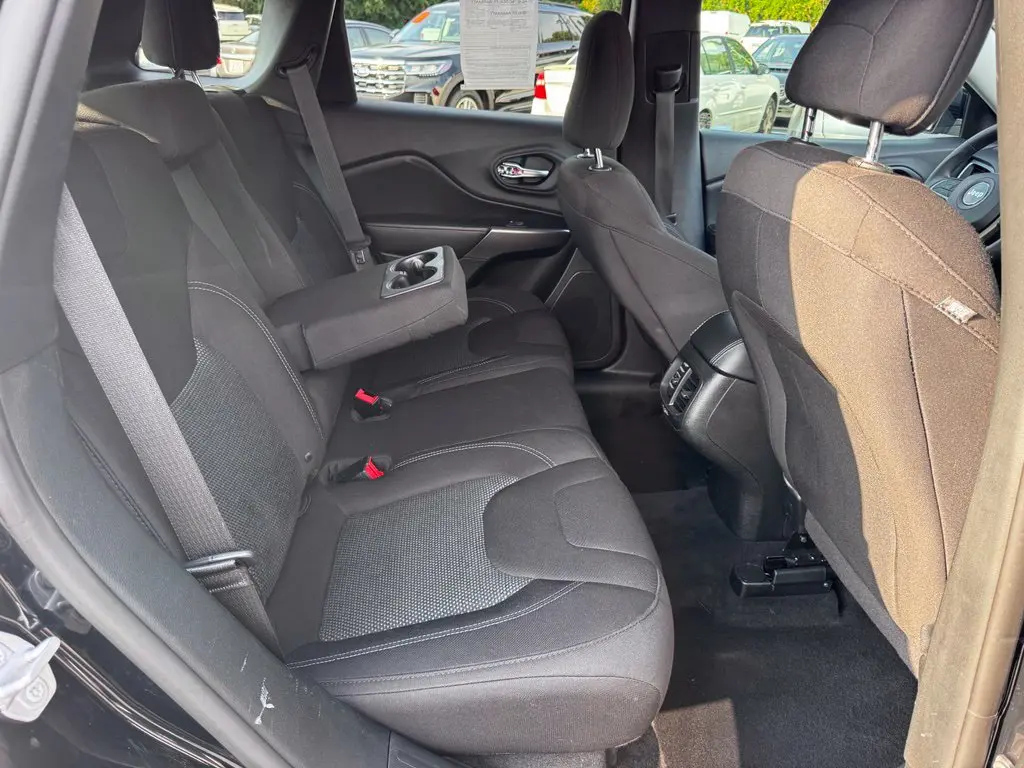 2019 Jeep Cherokee - $11,898