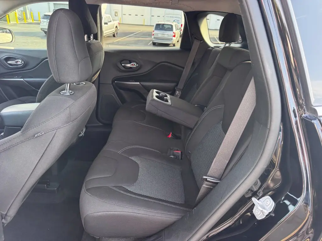2019 Jeep Cherokee - $11,898