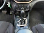 2015 Cherokee Thumbnail 13