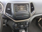 2015 Cherokee Thumbnail 11