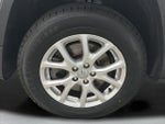 2016 Cherokee Thumbnail 9