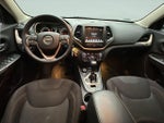 2016 Cherokee Thumbnail 19