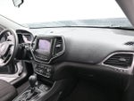 2019 Cherokee Thumbnail 24
