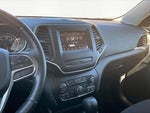 2019 Cherokee Thumbnail 6