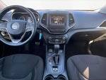 2019 Cherokee Thumbnail 15