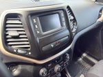 2017 Cherokee Thumbnail 11