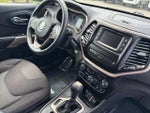 2017 Cherokee Thumbnail 17