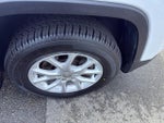 2017 Cherokee Thumbnail 19