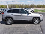 2017 Cherokee Thumbnail 13