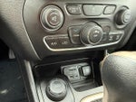 2017 Cherokee Thumbnail 28