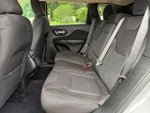 2017 Cherokee Thumbnail 33