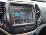2016 Cherokee Thumbnail 18