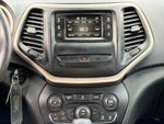 2015 Cherokee Thumbnail 28