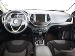 2014 Cherokee Thumbnail 26