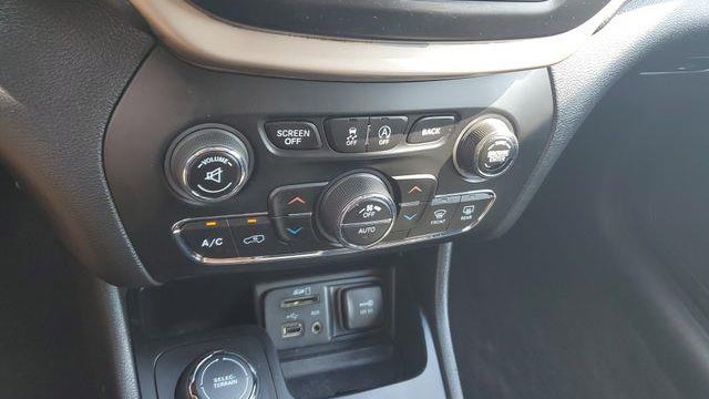 2016 Jeep Cherokee Latitude 75th Anniversary