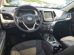 2016 Cherokee Thumbnail 10
