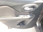 2016 Cherokee Thumbnail 16