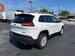 2016 Cherokee Thumbnail 16